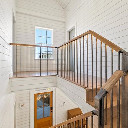 Boutique Room Steps From Downtown Mall Rose Jean - Room 4 샬러츠빌 외부 사진