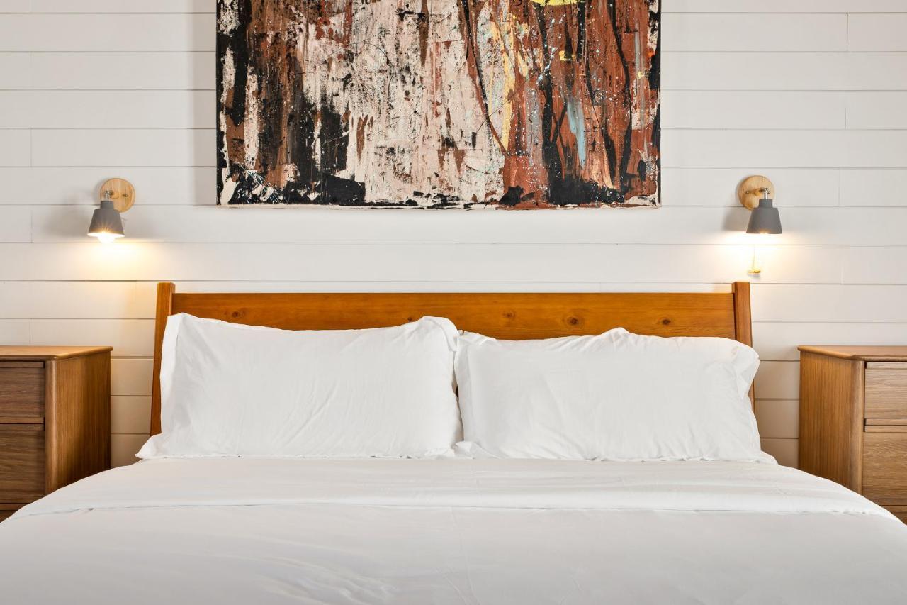 Boutique Room Steps From Downtown Mall Rose Jean - Room 4 샬러츠빌 외부 사진