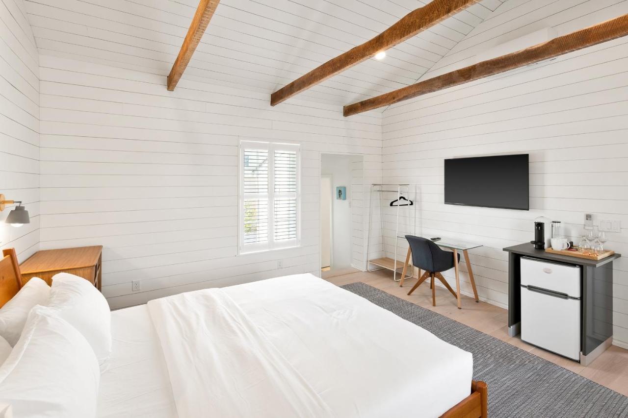 Boutique Room Steps From Downtown Mall Rose Jean - Room 4 샬러츠빌 외부 사진