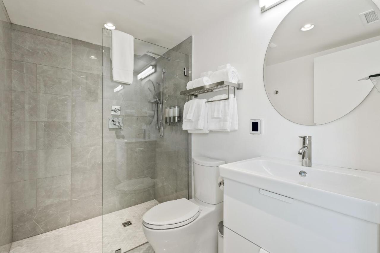 Boutique Room Steps From Downtown Mall Rose Jean - Room 4 샬러츠빌 외부 사진