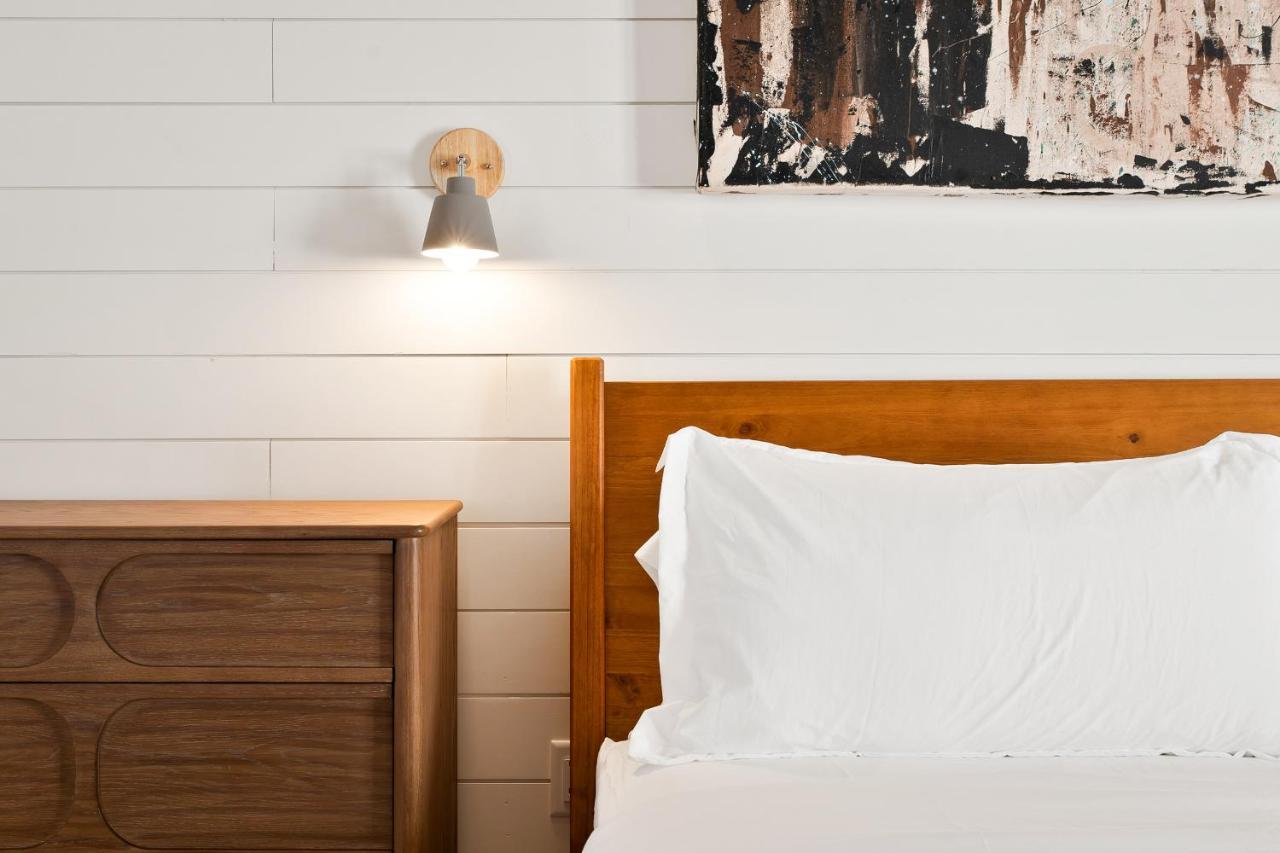 Boutique Room Steps From Downtown Mall Rose Jean - Room 4 샬러츠빌 외부 사진