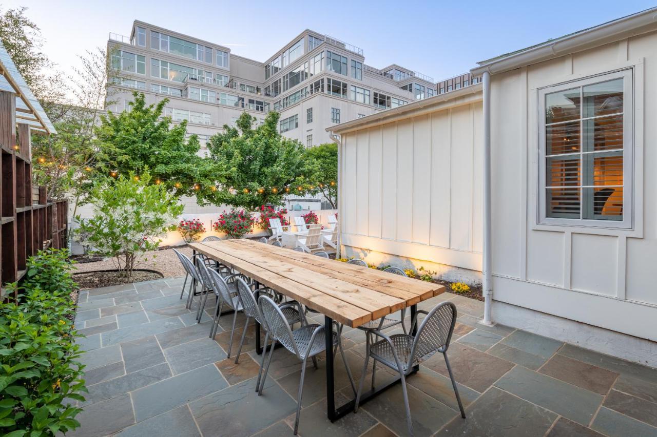 Boutique Room Steps From Downtown Mall Rose Jean - Room 4 샬러츠빌 외부 사진